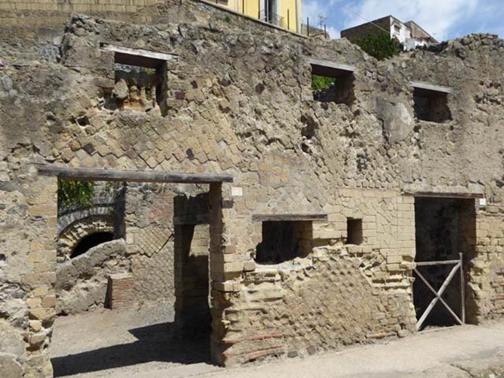 II.4, on left, and II.5, on right, Herculaneum. September 2015. Looking towards entrance doorways. Photo courtesy of Michael Binns.
